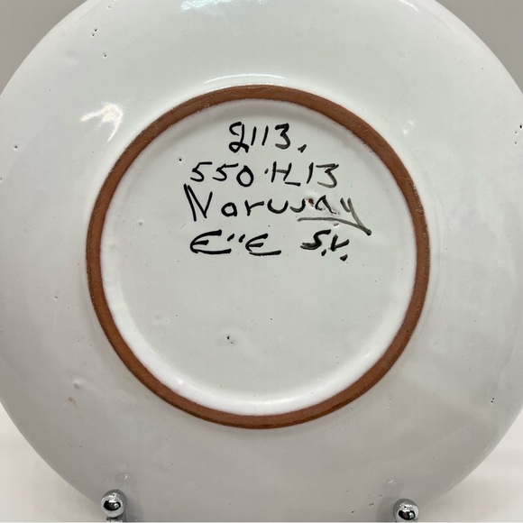 Vintage Elle Keramikk Plate, 7.75" Hand-Painted Floral, Norway, Signed, 1960’s - Picture 8 of 9